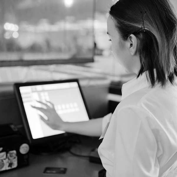 cannabis-business-touchscreen cannabis-business-touchscreen